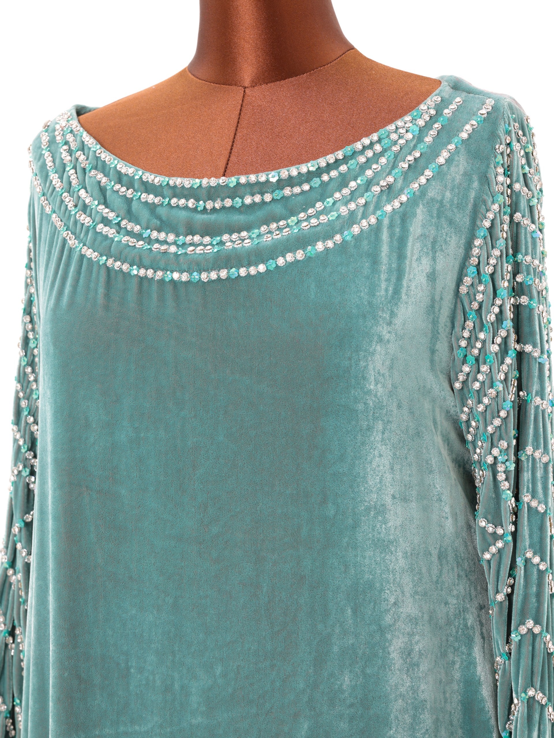 Emerald Velvet Glow Dress