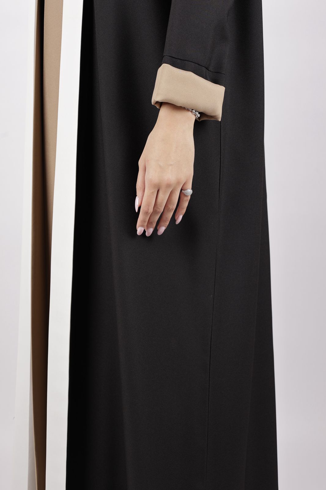 Noir Elegance Abaya